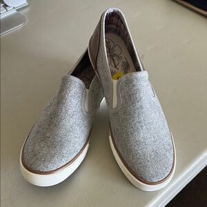 Tommy Bahama Gray and Brown Sneakers with Relaxed Style